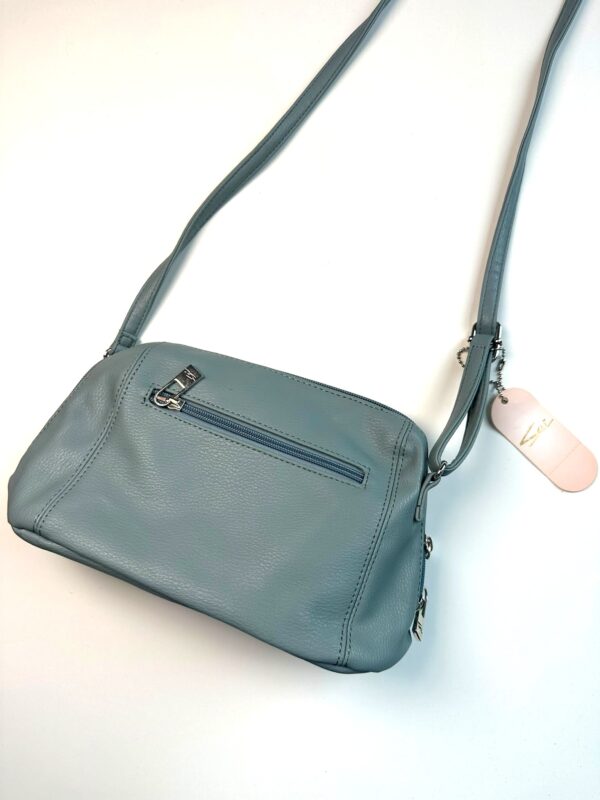 Cartera nueva con etiqueta